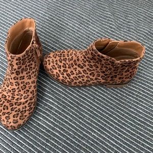 Cat & Jack leopard print boots size 11